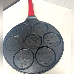 Happy faces pan